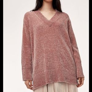 Wilfred Chenille Violetta V Neck Sweater in Black